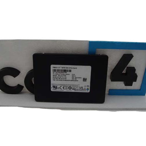 SAMSUNG MZQL27T6HBLA-00A07 SAMSUNG PM9A3 7.68TB NVME 2.5 SSD