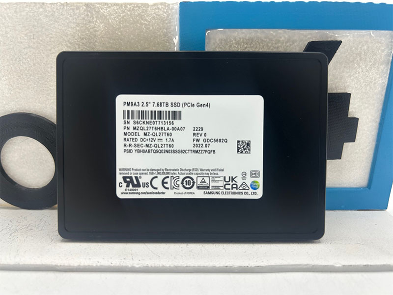 SAMSUNG MZQL27T6HBLA-00A07 7.68TB NVME GEN4 U.2 PM9A3 2.5" SSD