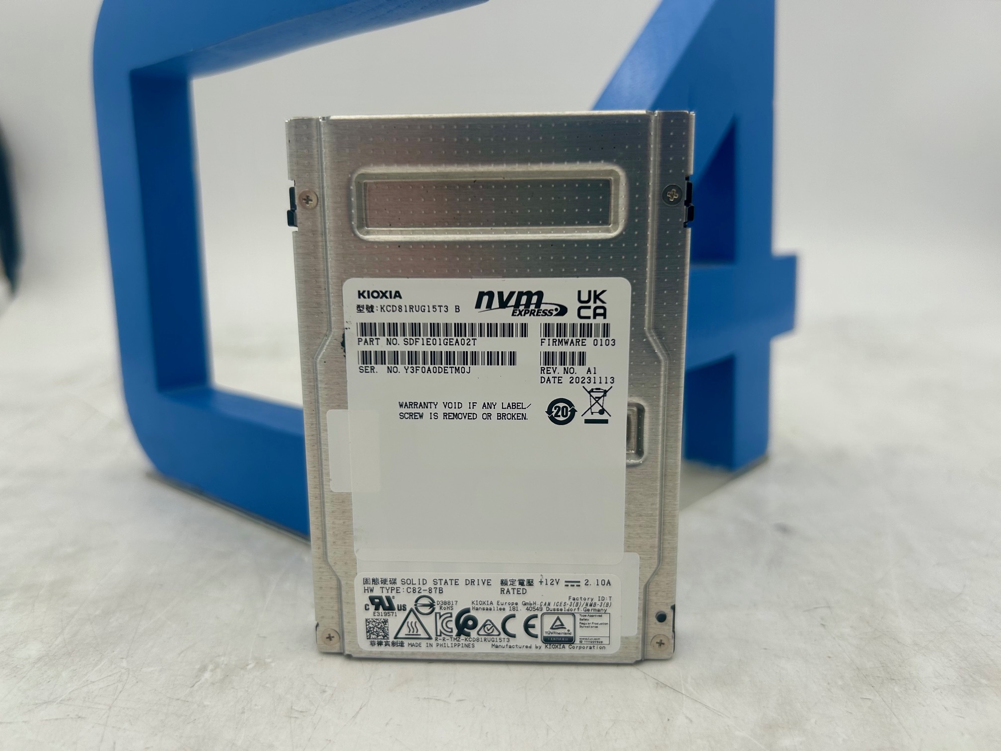 KIOXIA KCD81RUG15T3 15.36TB U.2 CD8-R GEN4 NVMe SSD