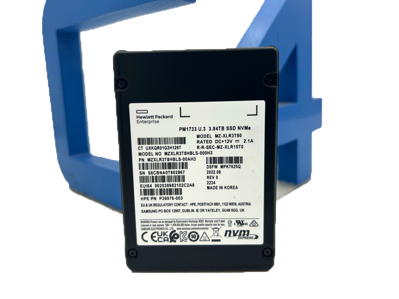 HP MZ-XLR3T80 3.84TB SAMSUNG PM1733 U.3 4.0 2.5 NVMe SSD