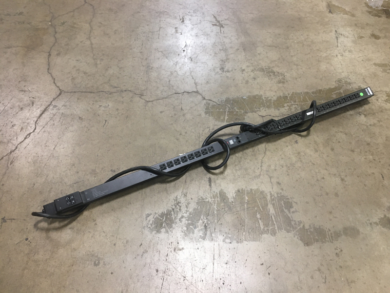 APC AP7932 RACK PDU SWITCHED, ZEROU 30A 120V