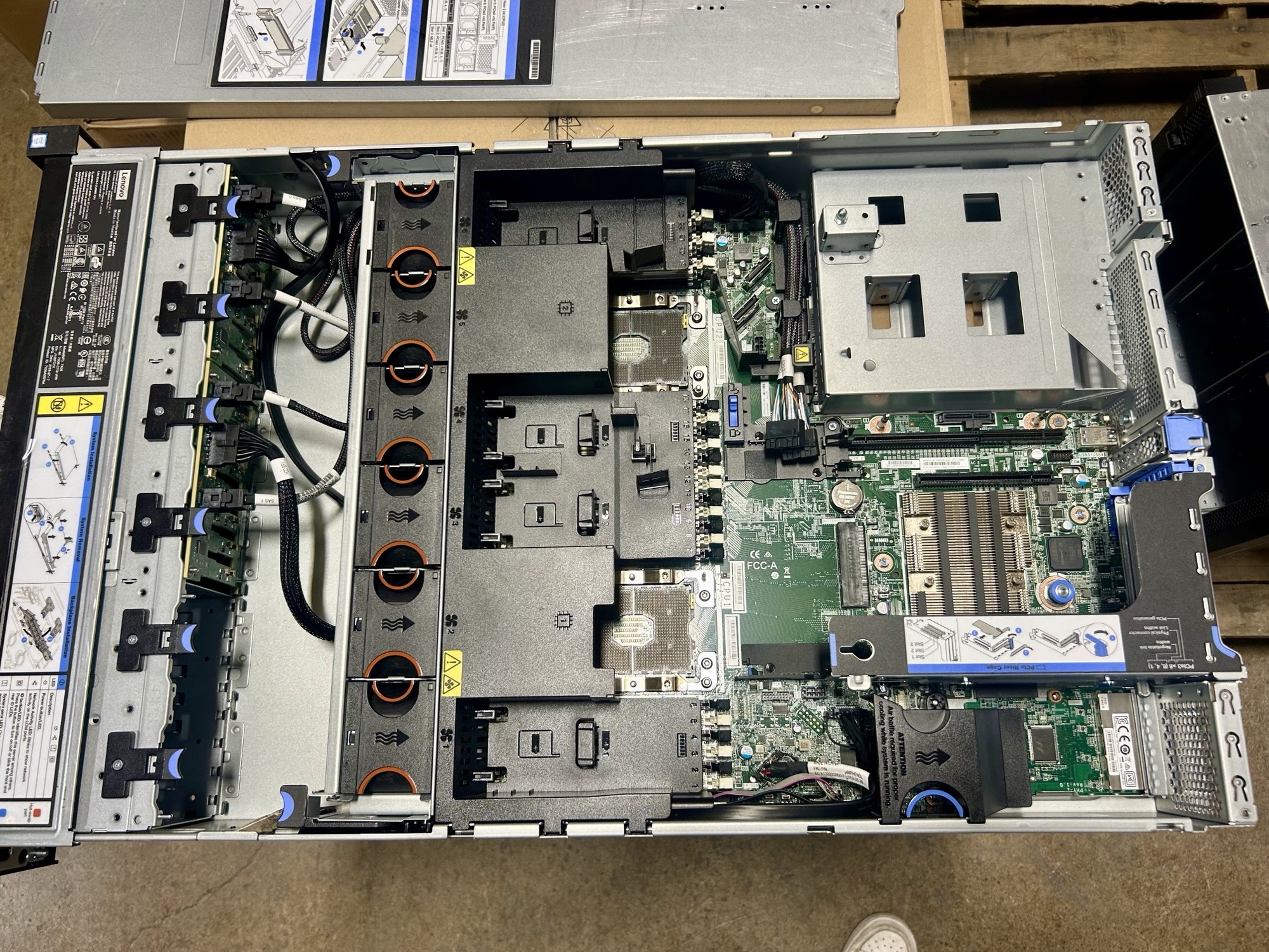 LENOVO 7X06CTO1WW LENOVO THINKSYSTEM SR650 SERVER CTO