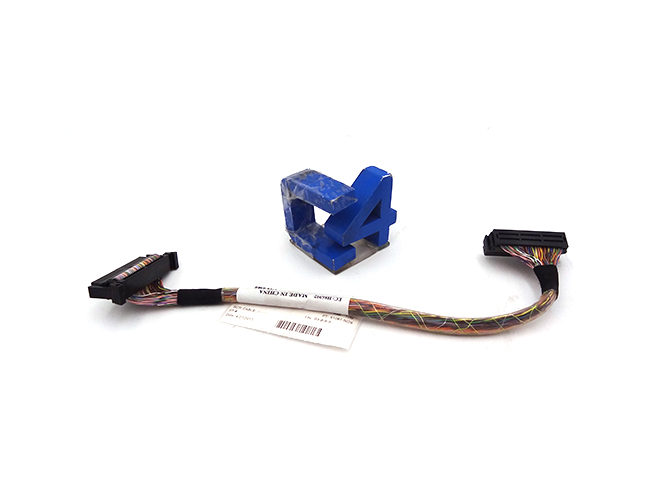 IBM 42R4052 SCSI CABLE, (4267)