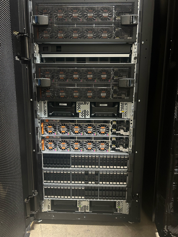 Dell Powermax 8000 2Petabyte NVMe, 259x 7.68TB NVMe Array