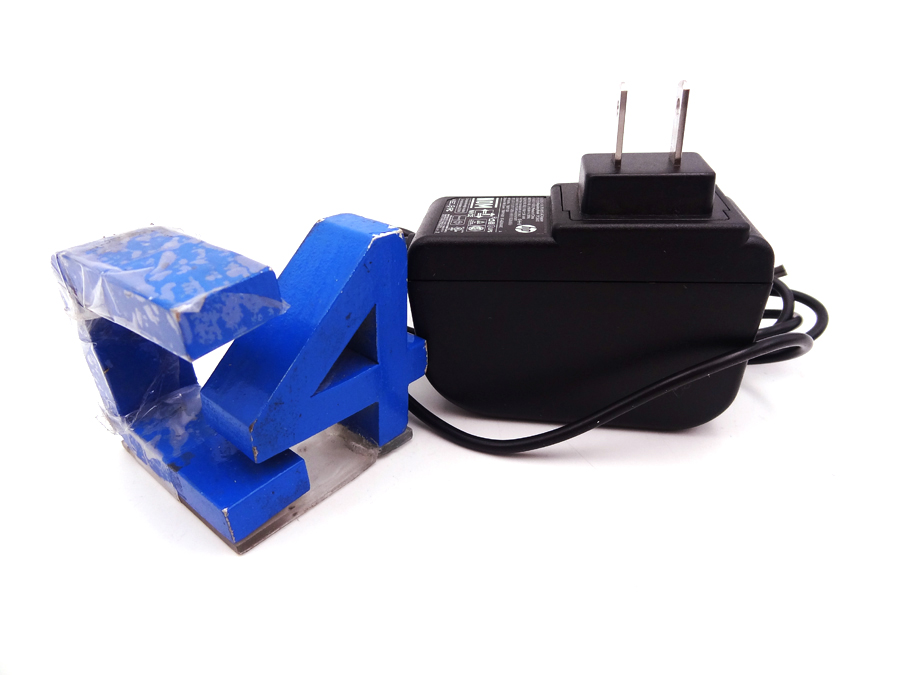 HP 708911-001 AC APAPTER