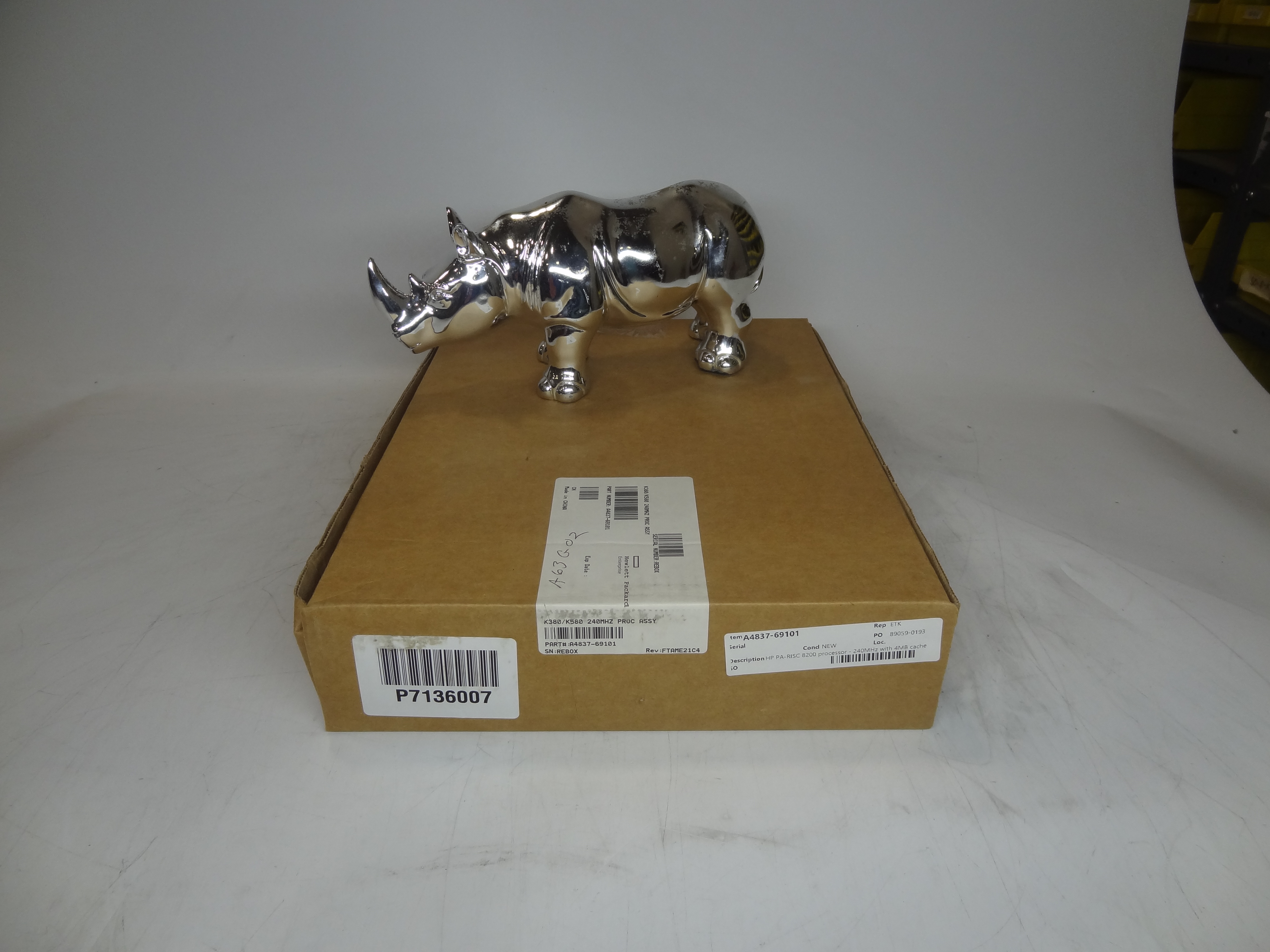 HP A4837-69101 PA-RISC 8200 processor - 240MHz with 4MB cache *New Bulk* 