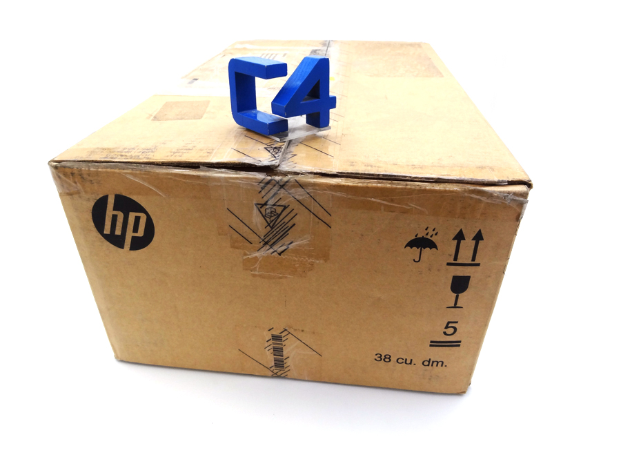 HP AF619A 0X2X32 1U KVM SERVER CONSOLE SWITCH *New Open Box* - 578713-002, 580644-001 