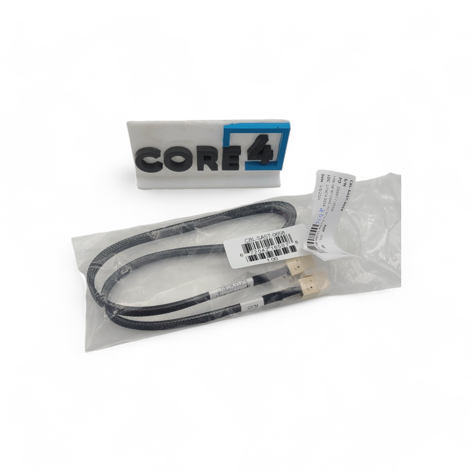 SUPERMICRO CBL-SAST-0658 Internal MiniSAS HD PCIe NVMe 12Gbs 60cm Cable