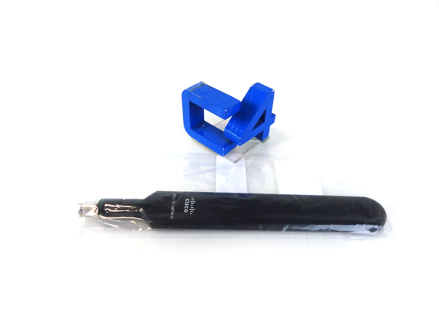 CISCO 4G-LTE-ANTM-D 4G/3G OMNIDIRECTIONAL DIPOLE ANT. *New Sealed*