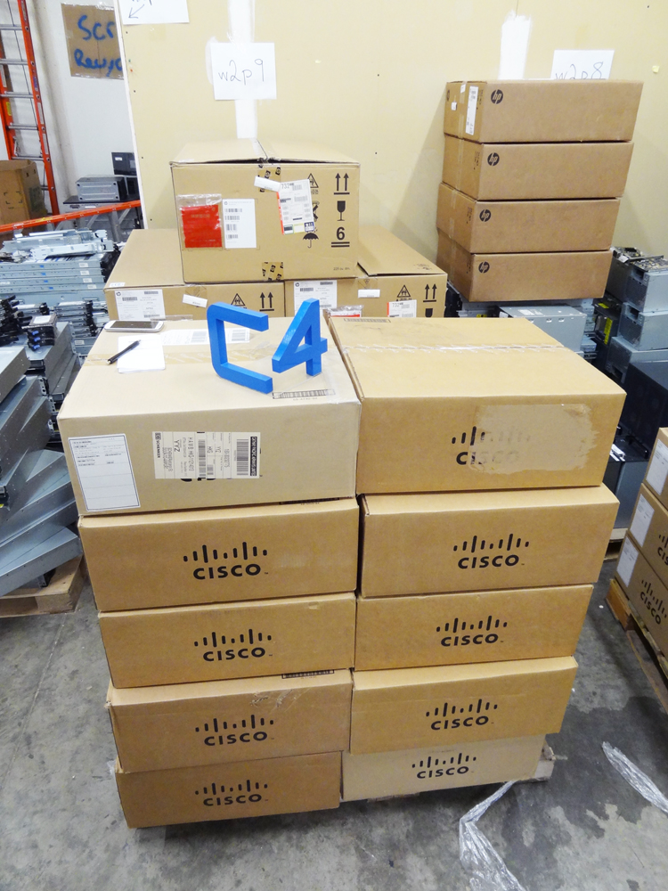 CISCO WS-C3560V2-24TS-S Catalyst 3560V2 24 10100 + 2 SFP +