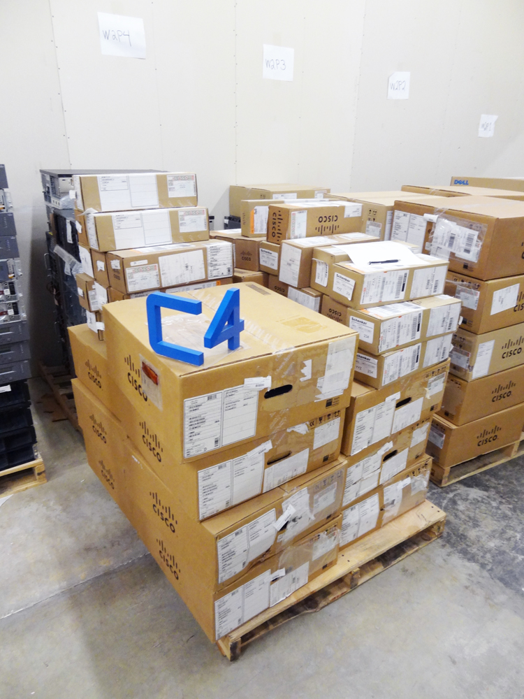 CISCO WS-C3560V2-24TS-S Catalyst 3560V2 24 10100 + 2 SFP +