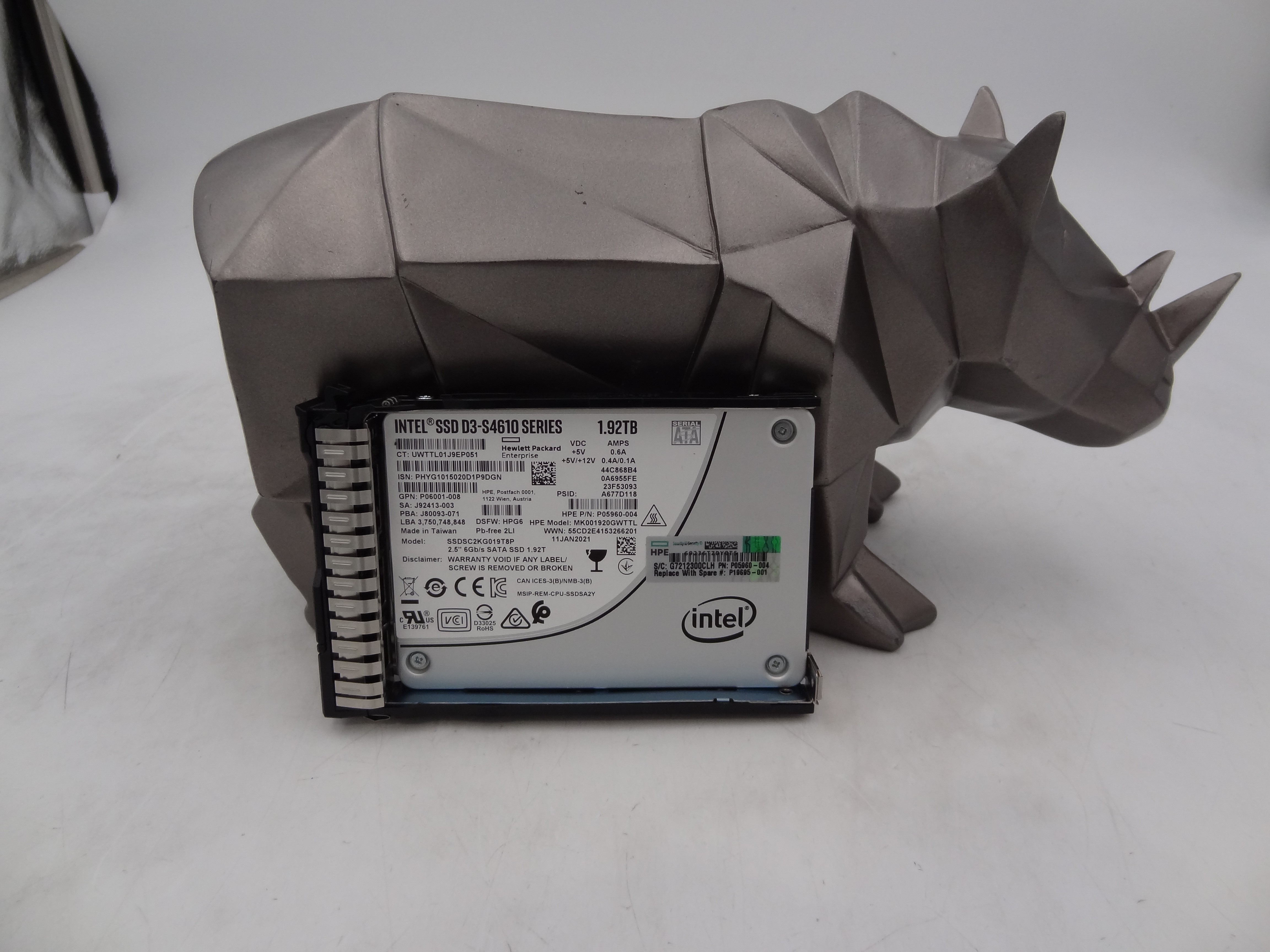 HP P19695-001 HPE 1.92TB SATA 6G MU SFF SSD