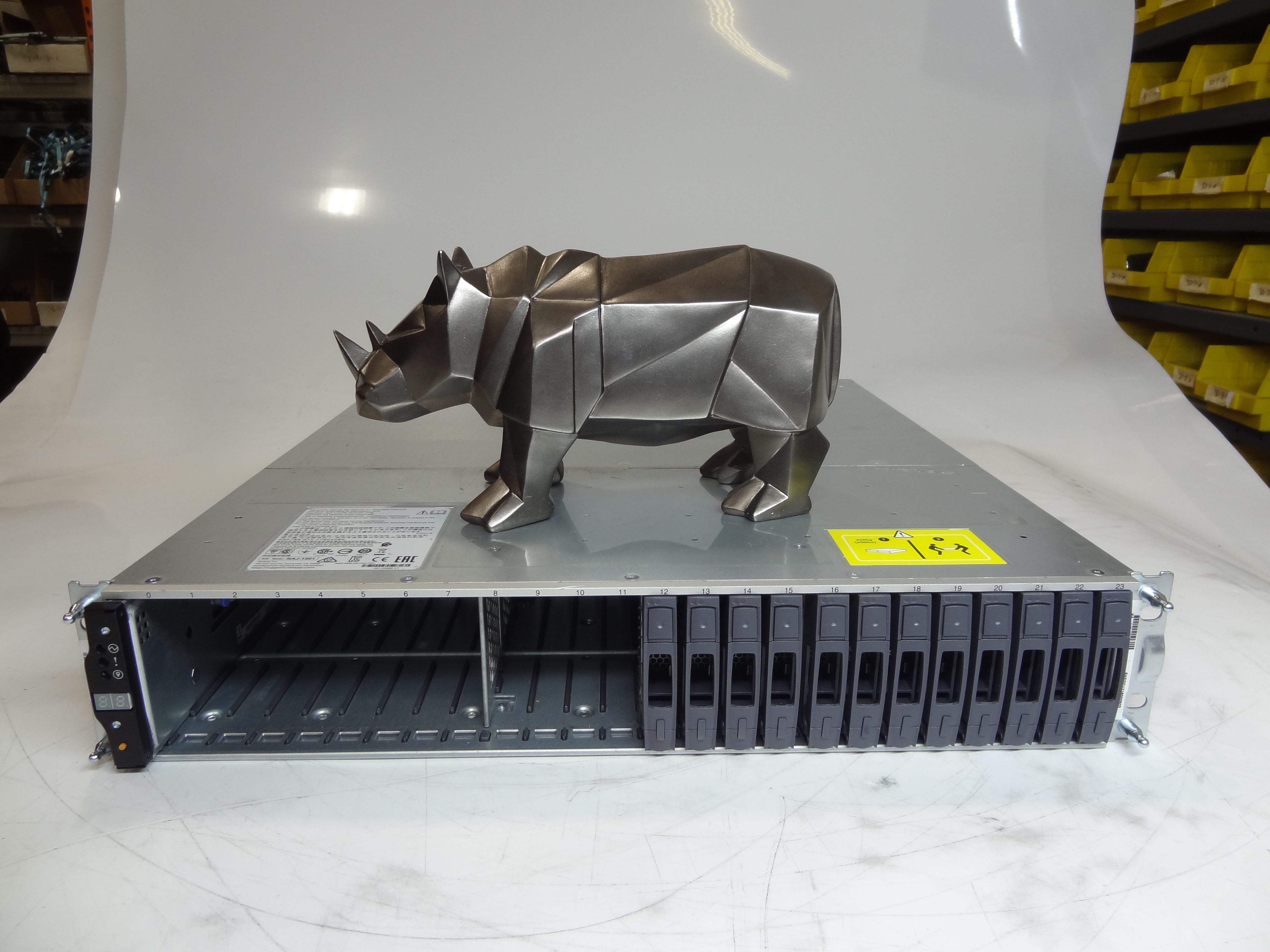 NETAPP DS224C-S-.96-24S-2PQ DS224C W/24X 960GB X371A SSD