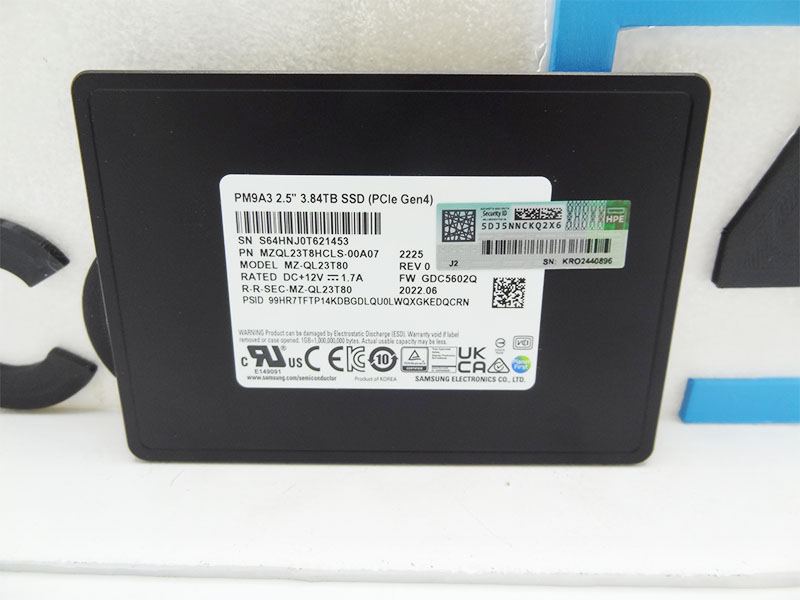 SAMSUNG MZQL23T8HCLS-00A07 3.84TB PM9A3 4.0 2.5 NVMe SSD