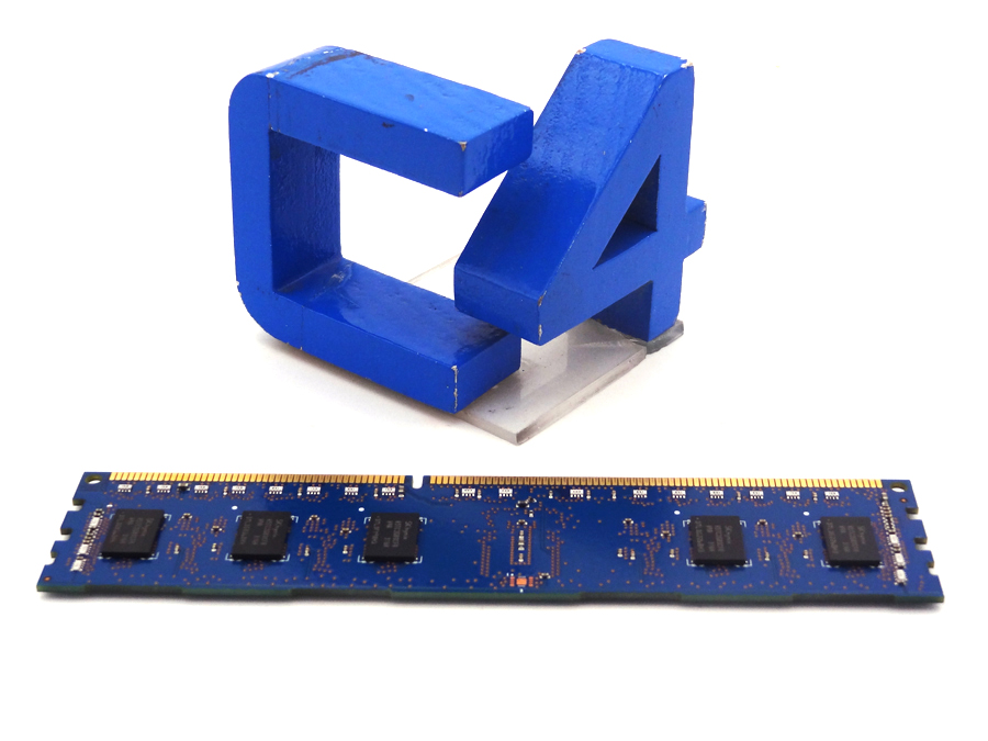 HYNIX HMT325R7CFR8A-H9 2GB PC3L 10600R DDR3 1RX8 MEMORY 