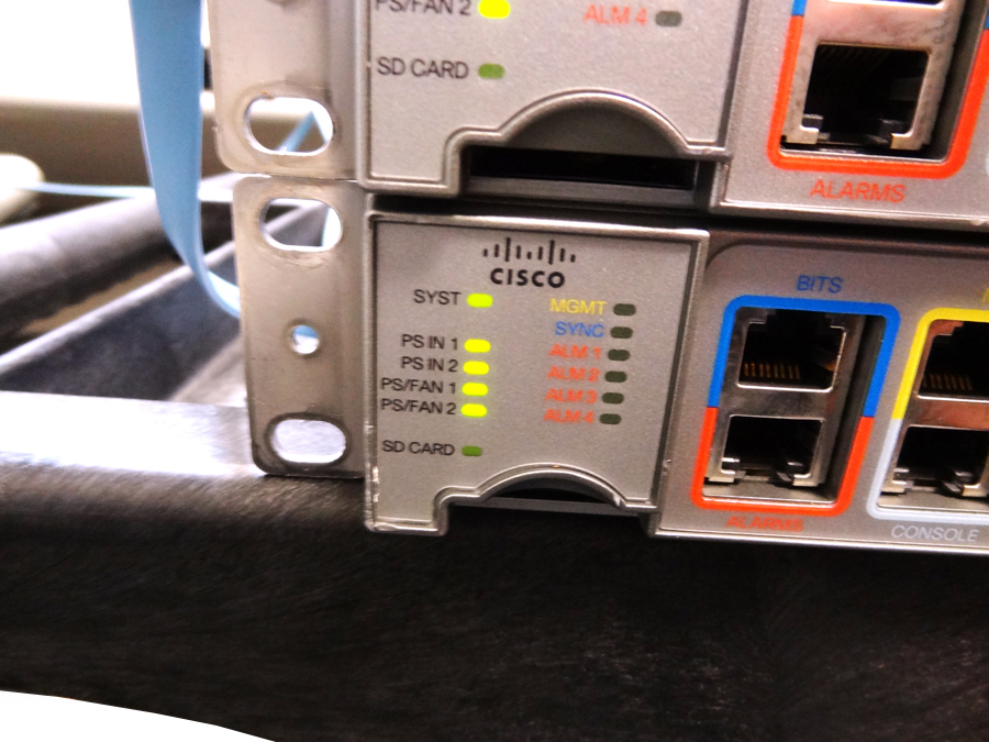 CISCO ME-3600X-24FS-M ME3600X 24 GE SFP + 2 10GE SWITCH W/ DUAL POWER