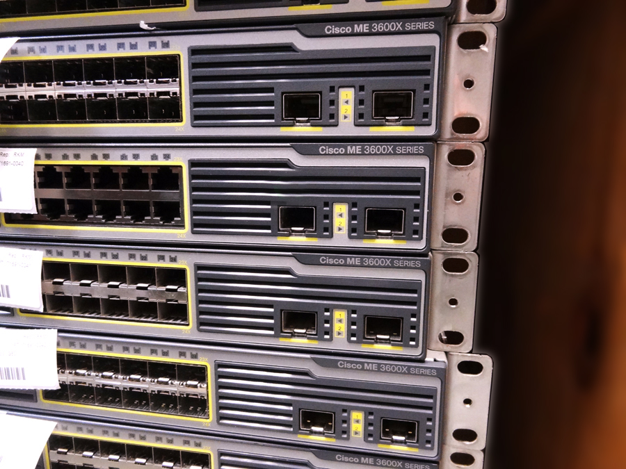 CISCO ME-3600X-24FS-M ME3600X 24 GE SFP + 2 10GE SWITCH W/ DUAL POWER