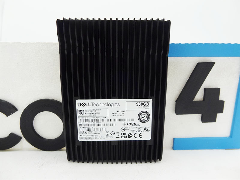 DELL MTFDKCC960TFR 960GB NVME GEN4 U.3 MICRON 7450 Pro 2.5 SSD