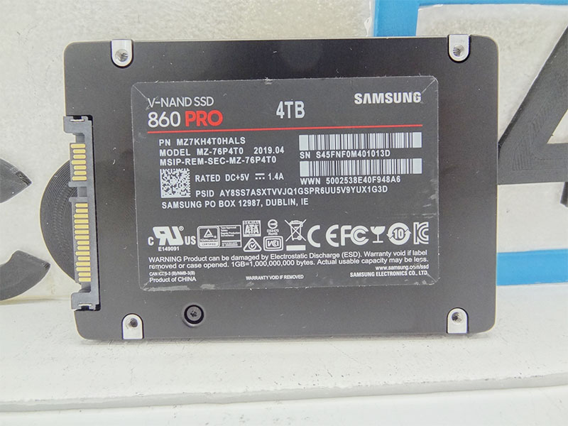 SAMSUNG MZ-76P4T0 4TB SATA V-NAND 860 PRO 6GBPS 2.5 SSD