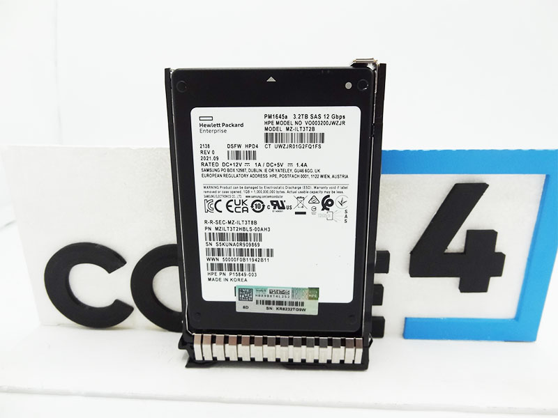HP P49052-B21 HPE 3.2TB SAS 12G MU SFF SC MV SSD
