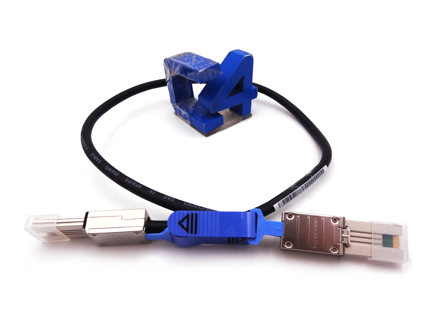 DELL W508F POWERVAULT SAS 2 EXTERNAL CABLE 