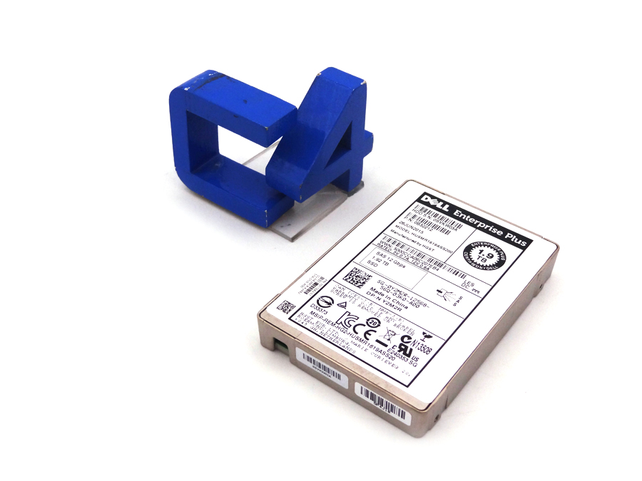 DELL Y2M2R 1.92TB 2.5' MLC SAS RI 12GBS SSD 